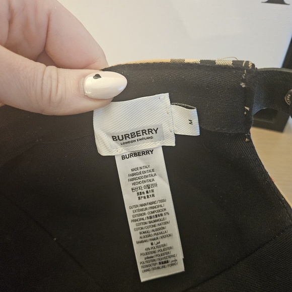 Burberry Novacheck Hat - New w/ COA - Picture 6 of 8